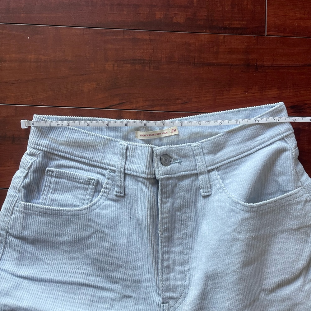 Levi's Women's High-Waisted Corduroy Mom Jeans Light Blue, Size 29 (29x29)